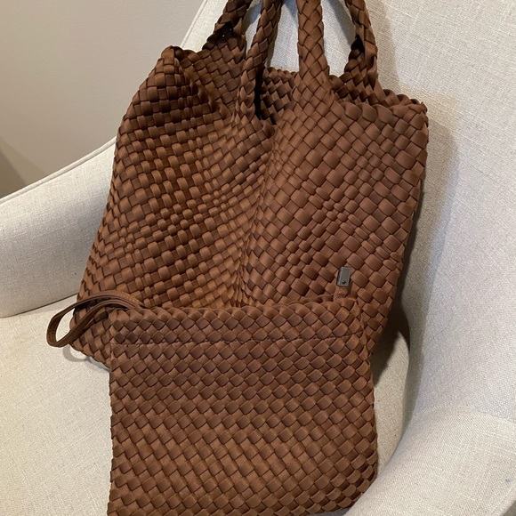 Nylon Woven Bag with matching wristlet - Picture 2 of 6